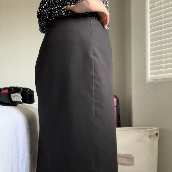 Black Liz Claiborne Skirt - Picture 3 of 6